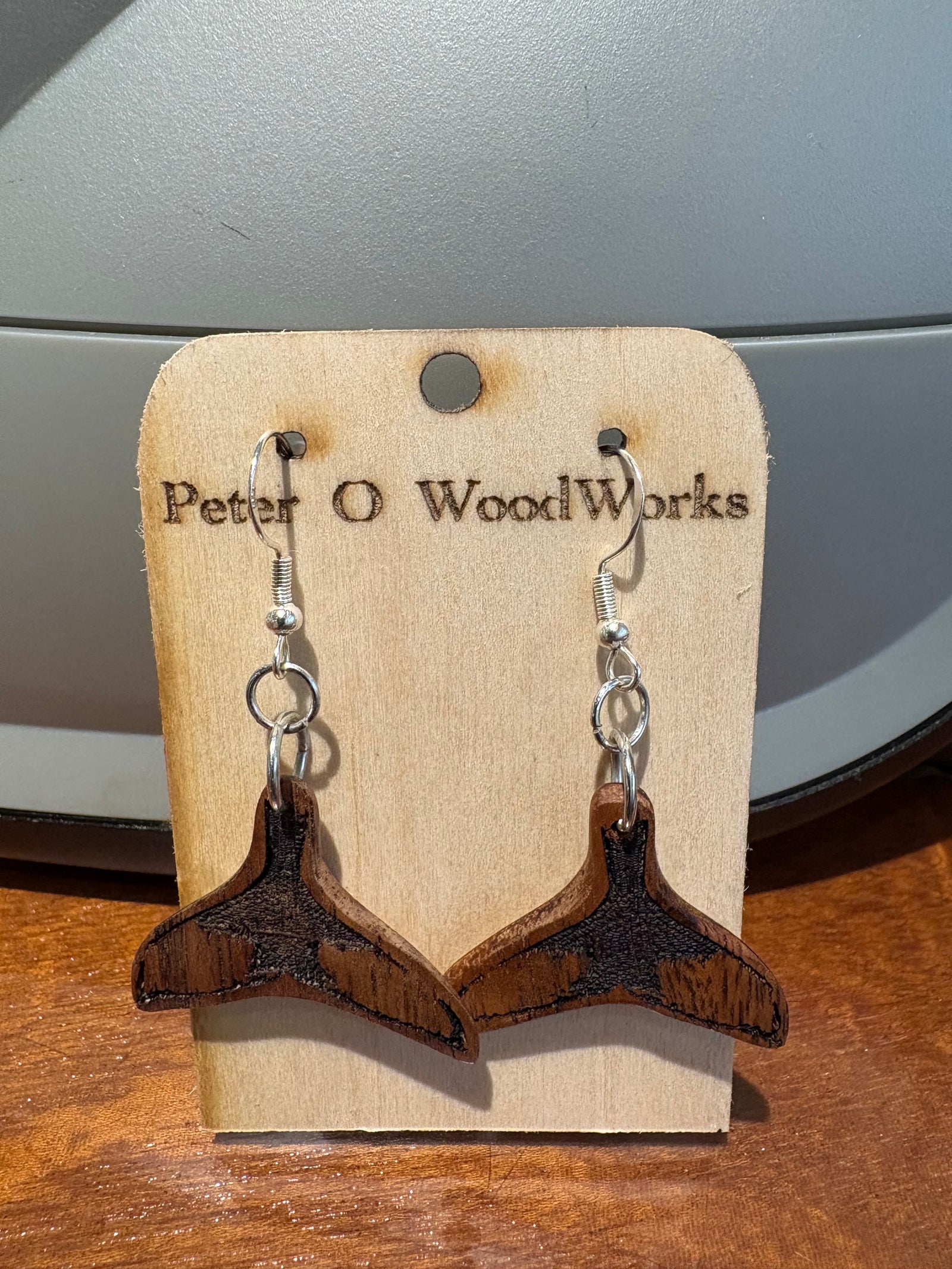 Peter Moran: Koa earrings - Whale Tail without epoxy