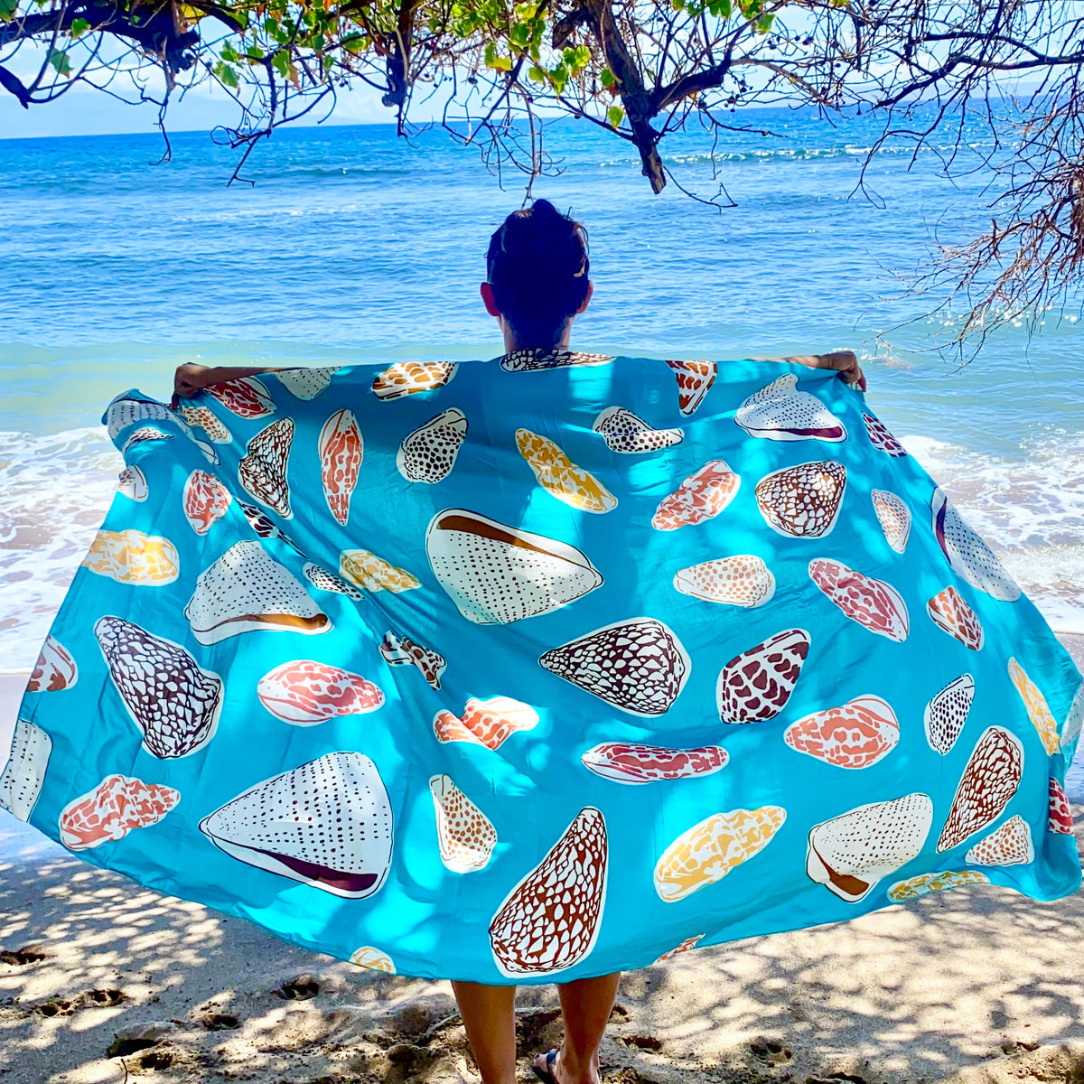 Hinu Rise: Turquoise Shells Pareo (Body Wrap)