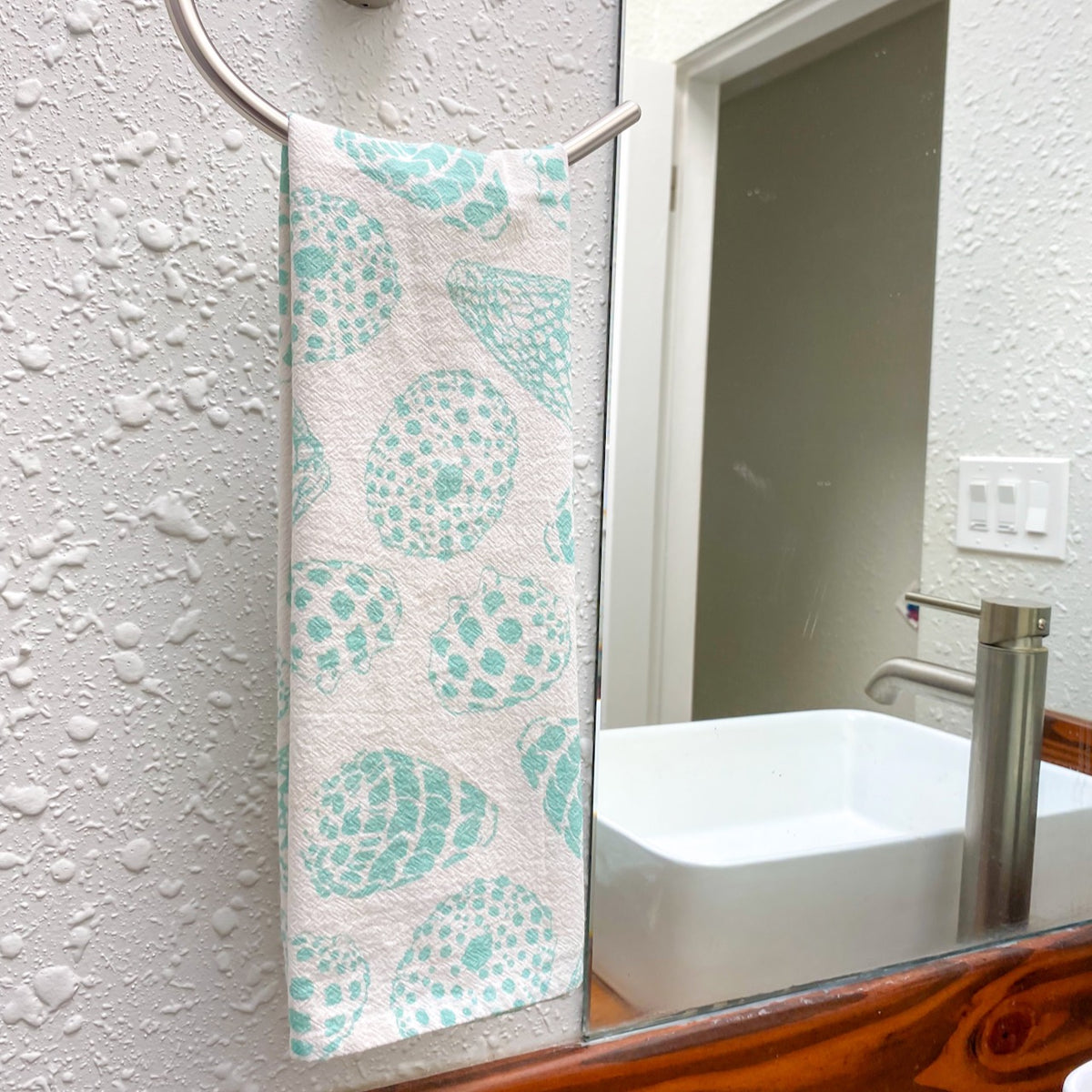 Hinu Rise: Ocean Shells Tea Towel